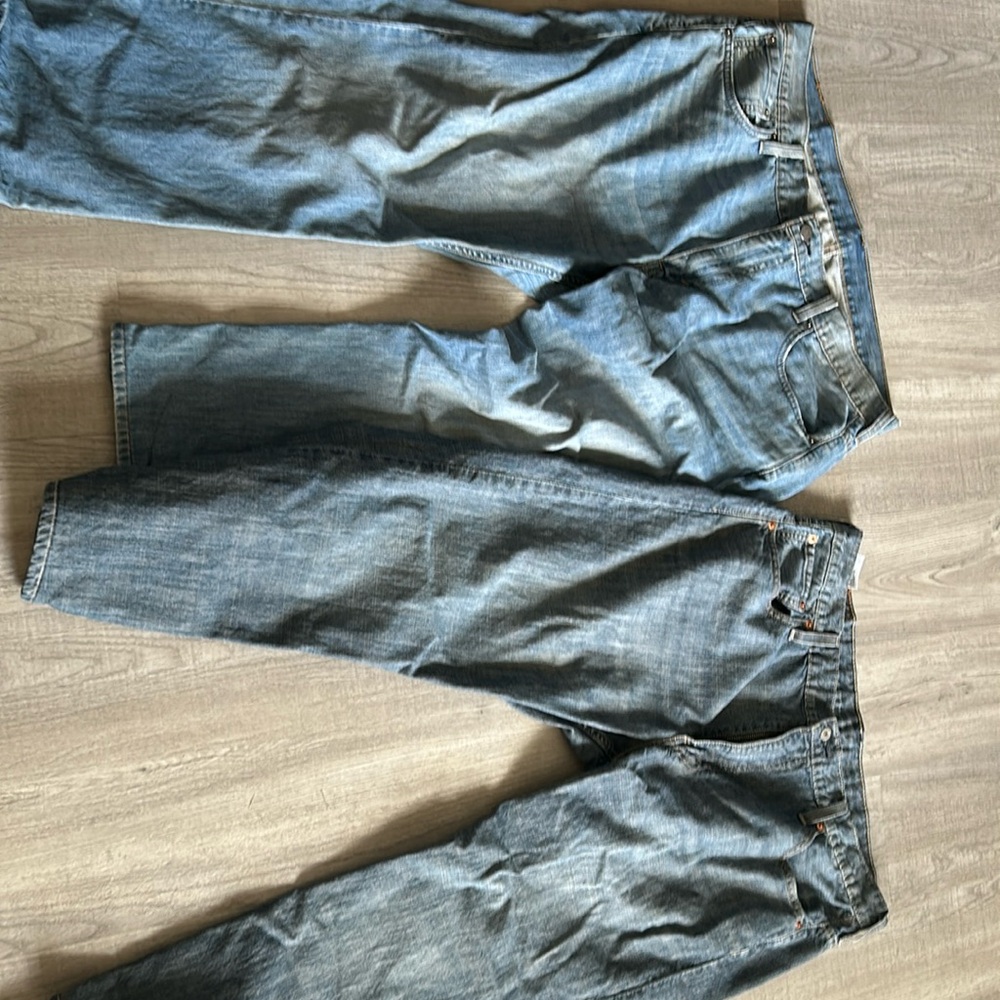 2 pairs Men’s Levi’s 569.   36x30